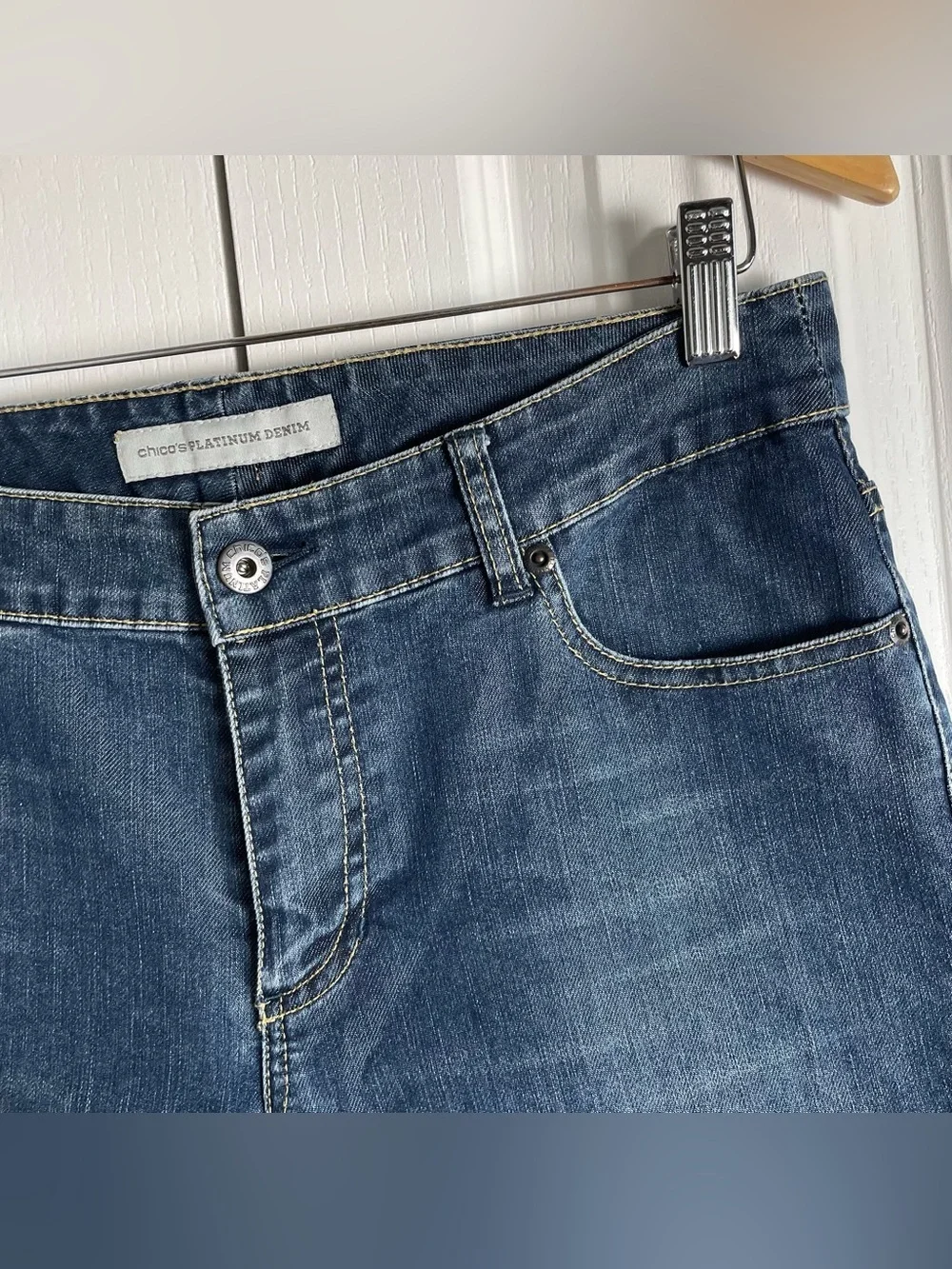 Chico's Platinum Denim Ultimate Fit Slim Leg Jeans Women’s Size 0.5 (S/6) Blue